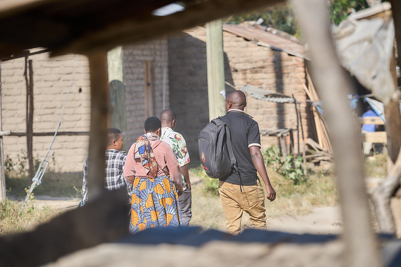 Members of the Kuyenda Collective walking through the community in Mbeya, Tanzania. Credit: GPE/Mrutu (Trans.Lieu)