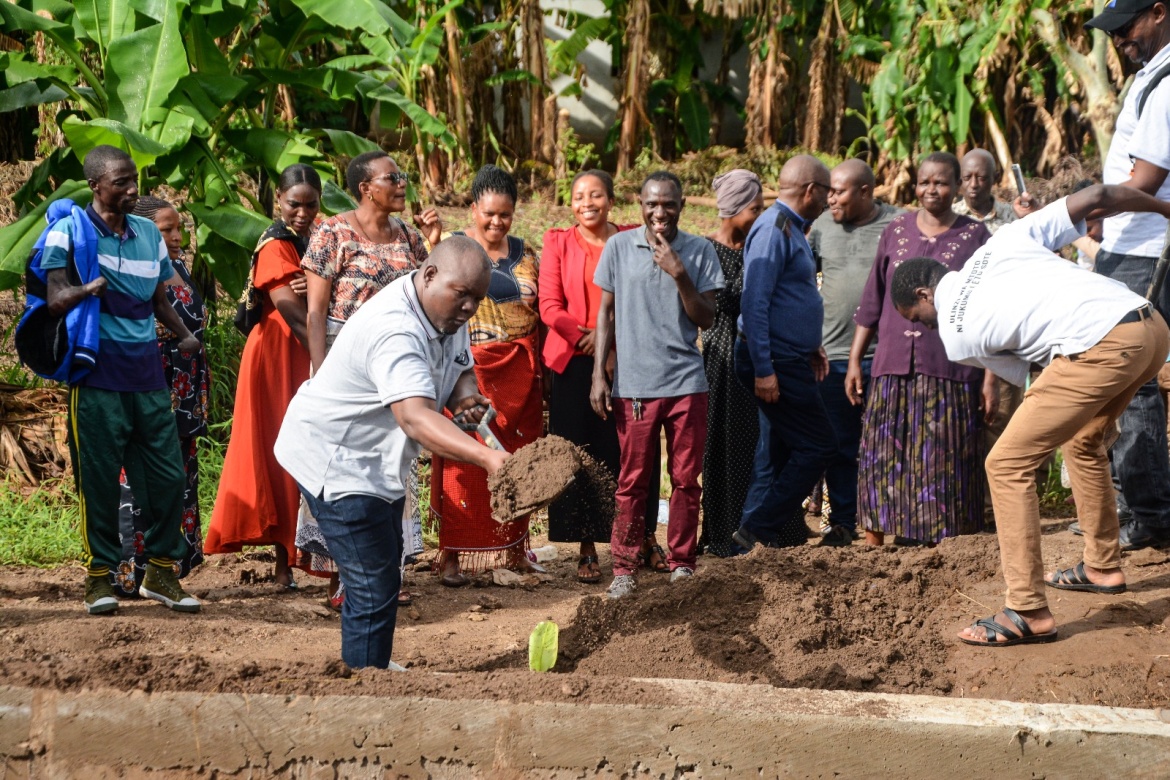 Tanzania Education Network (TEN/MET) representatives participate in a dormitory construction activity during the 2023 Global Action Week for Education in Morogoro, Tanzania. Credit: Tanzania Education Network