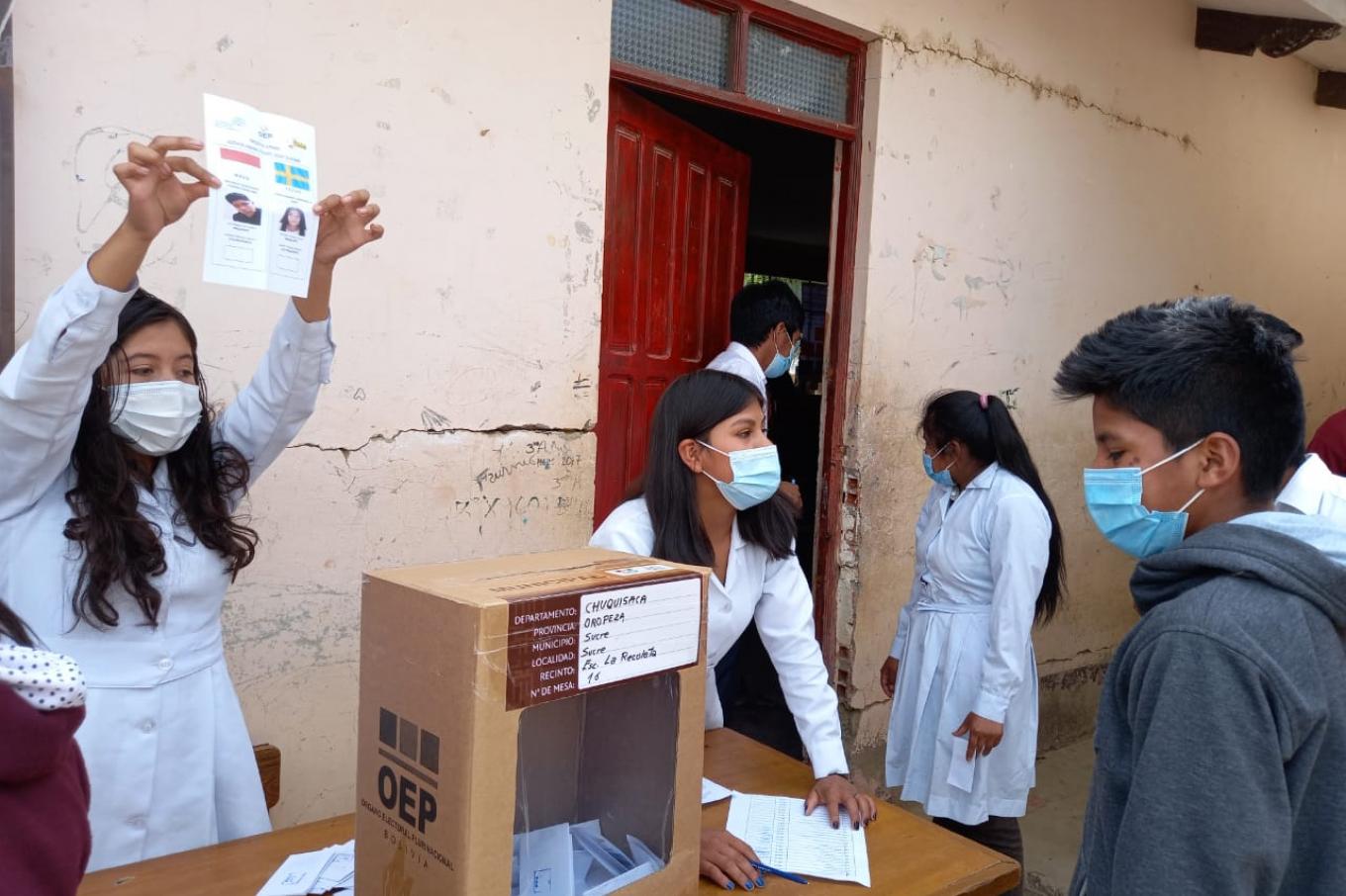 Election of the student government. January 14 School; Presto municipality; Quechua region.