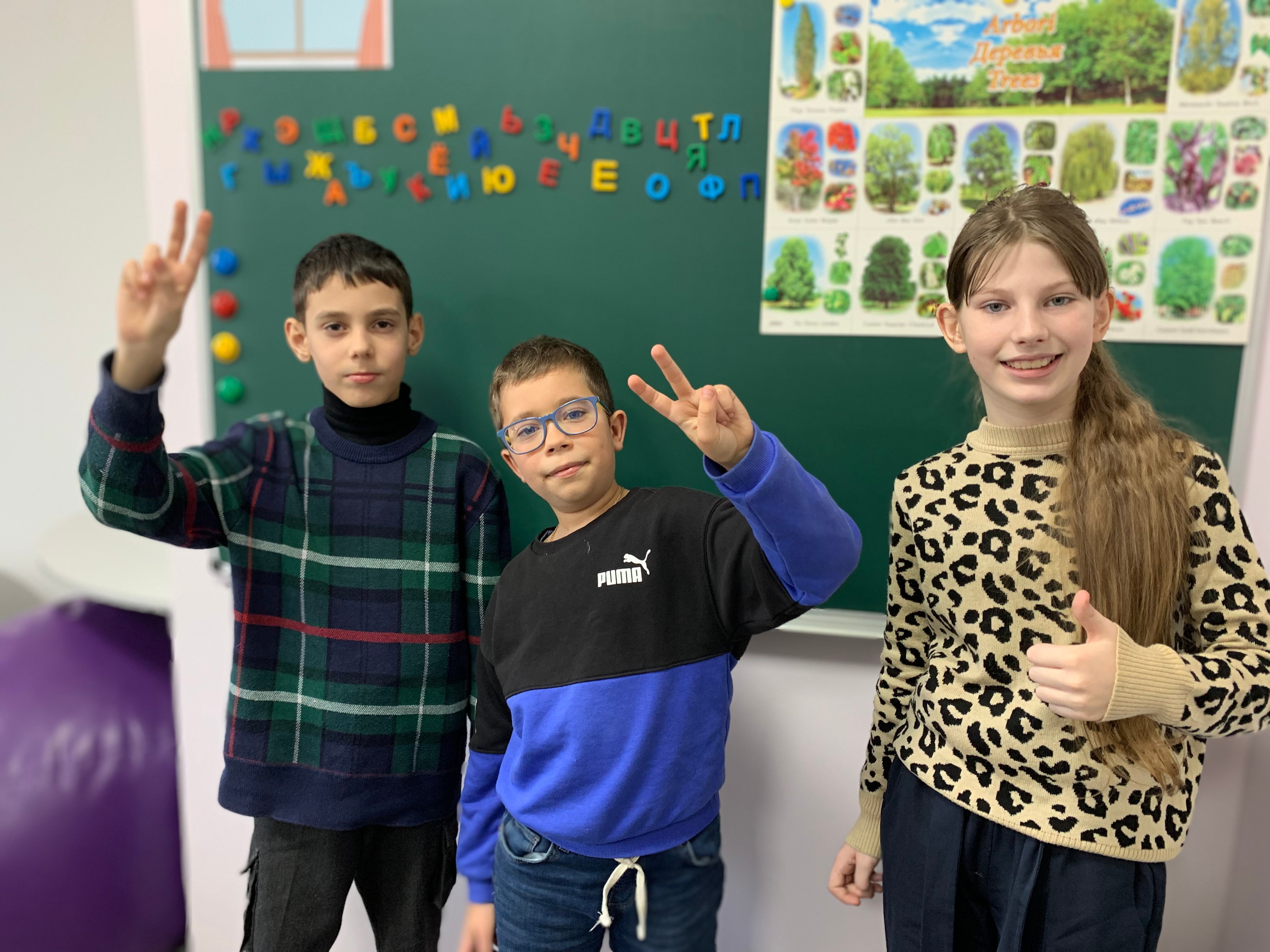 Ukrainian refugees Renata, Vovo, Maxim at Alexandr Puskin school, Causeni, Moldova dec 25. Malene Bo